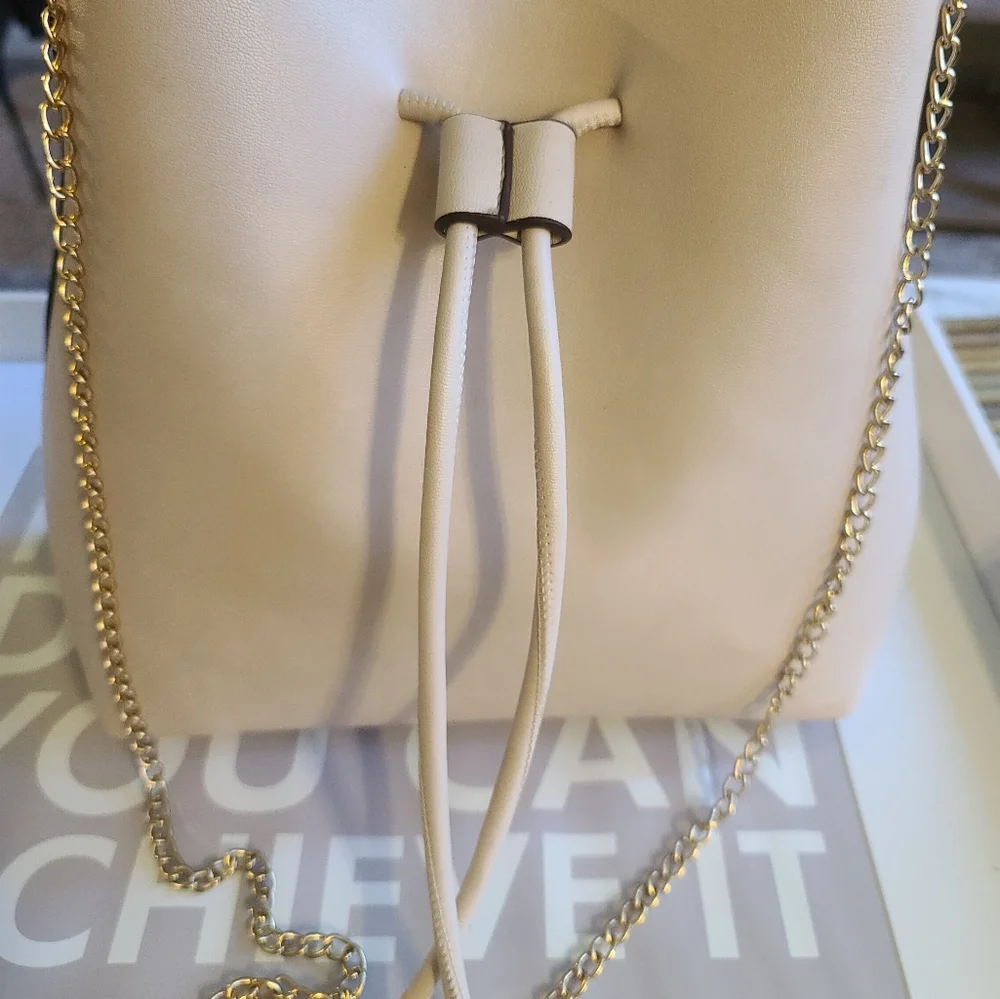 MELIE BIONCO LARGE CROSSBODY W GOLD CHAIN STRAP - Picture 13 of 15
